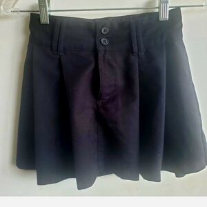 H&M Girl's Pleated Front Black Short Skirt Girl's Size 8